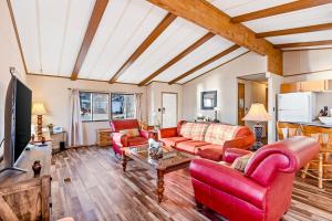 Fotografie z fotogalerie ubytování Downtown Harrison Lakefront Getaway v destinaci Harrison