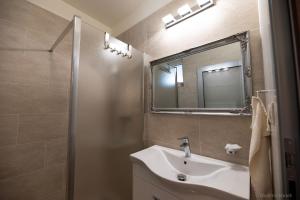 Koupelna v ubytování Apartmány I - KAfe Bojnice