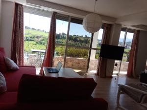 Photo de la galerie de l'établissement Taza Organic Garden with view park and restaurant, à Taza 84 autres photos