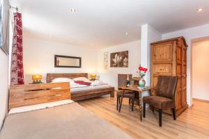 Llit o llits en una habitació de Landgasthof Fürstenbrunn