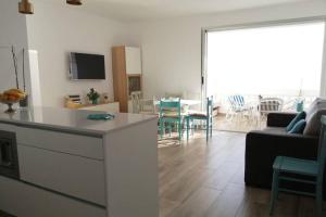 Kuchyň nebo kuchyňský kout v ubytování Apartamento frente al mar. Almuñécar
