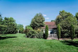 En have udenfor Gîte avec piscine et jardin Le Cosy - Les Bergeronnettes Bergerac