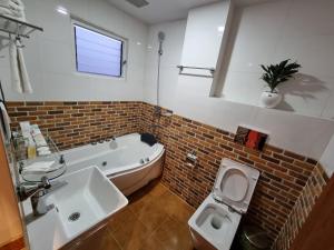 Koupelna v ubytování Chautari Boutique Hotel