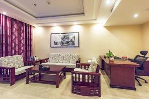 O zonă de relaxare la Dunhuang Gold Dragon Hotel