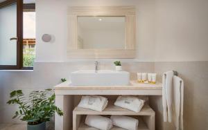 Ванная комната в Baglioni Resort Sardinia - The Leading Hotels of the World