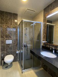 Koupelna v ubytování Emily Rose Hotel