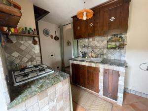 A kitchen or kitchenette at IL Casaletto Még 22 kép