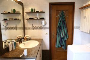 Een badkamer bij La casa di Roberto