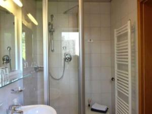 Haus Andrea tesisinde bir banyo