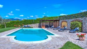 Fotografie z fotogalerie ubytování COLLE DEL SOLE 7&1, Emma Villas v destinaci Avigliano