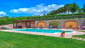 The swimming pool at or close to COLLE DEL SOLE 7&1, Emma Villas