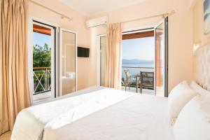 Fotografie z fotogalerie ubytování Brentanos Apartments - A - View of Paradise v destinaci Gastouri