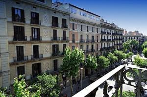 a view of a city street with buildings at 1208 - EXCLUSIVE DESIGN APARTMENT in Barcelona