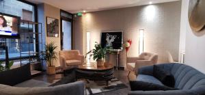 Gallery image of H&ocirc;tel du Maine in Paris