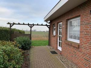 Ein Garten an der Unterkunft 50059 Ferienhaus