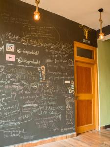 Afbeelding uit fotogalerij van Whoopers Hostel Kasol in Kasol