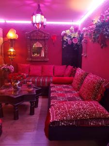 Posezení v ubytování Whirlpool Suite Marrakesch-Lounge