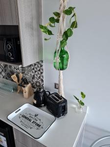 Η κουζίνα ή μικρή κουζίνα στο Departamento costado mall plaza, Balmaceda Antofagasta +4 φωτογραφίες
