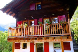 Balkon ili terasa u objektu Idyllic chalet in Evolène, with view on the Dent Blanche and the mountains