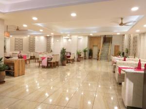 Hotel Bali Resort extension餐厅或其他用餐的地方
