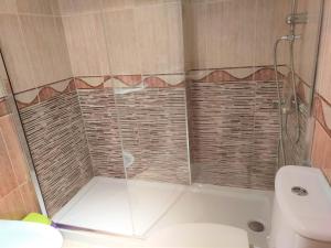 Kúpeľňa v ubytovaní ACV- Bahia Park-1ª Linea Planta 2 Sur