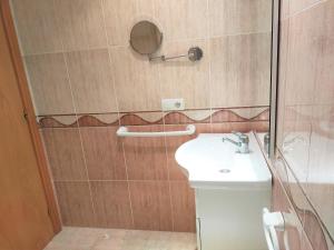 Kúpeľňa v ubytovaní ACV- Bahia Park-1ª Linea Planta 2 Sur