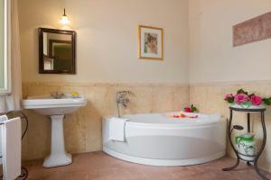 Kúpeľňa v ubytovaní VILLA ANGELINI 14&7, Emma Villas