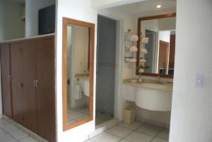 Koupelna v ubytování Hotel Arcos Aeropuerto