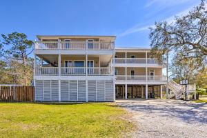Gallery image of Spacious Gulf Shores Hideaway with Pool and Deck! in Gulf Shores
