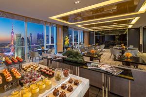 Gallery image of Regent Shanghai Pudong - Complimentary first round minibar per stay - including a bottle of wine in Shanghai