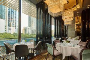 Restaurace v ubytování Regent Shanghai Pudong