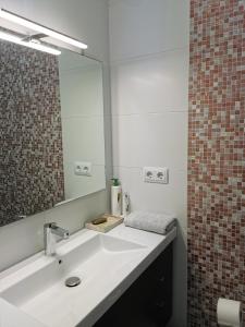 Fotografie z fotogalerie ubytování Dos habitaciones dobles en apartamento confortable v destinaci Hospitalet de Llobregat + 18 fotografií