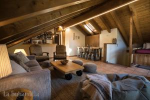 Posedenie v ubytovaní Abadía de Montenartró Apartamentos