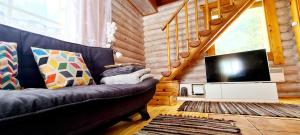 TV a/nebo společenská místnost v ubytování Partsilombi Holiday Home