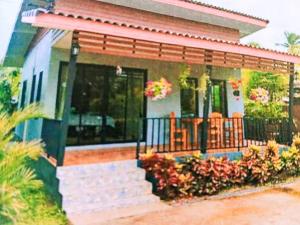Zahrada ubytování Noppakhun Resort