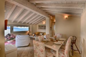 Et opholdsområde på Attico Elais - Theater Home