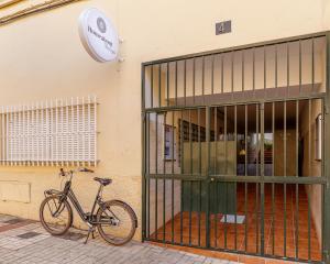 Jazda na bicykli v okolí ubytovania FUN BUILDING PENTHOUSES by HOMEABOUT