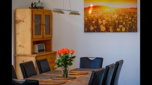 Posezení v ubytování Modern and cosy 5 rooms penthouse with stunning view