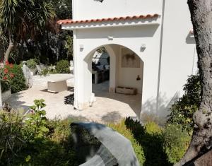 Aed väljaspool majutusasutust B&B L'Altare Bianco