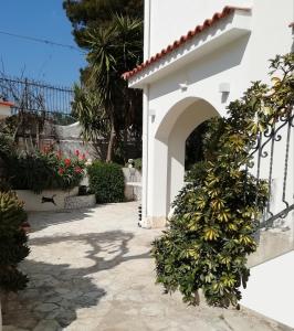 Aed väljaspool majutusasutust B&B L'Altare Bianco