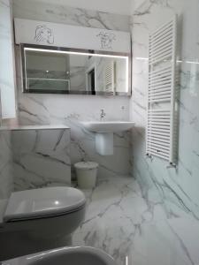 Koupelna v ubytování B&B L'Altare Bianco