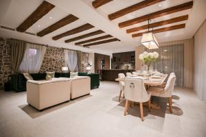 Ruang duduk di Villa Figa I