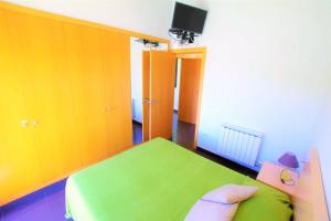Televízia a/alebo spoločenská miestnosť v ubytovaní V&V LLORET- Villa Nicole
