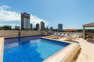 Bazén v ubytování Hotel Baviera Iguassu nebo v jeho okolí