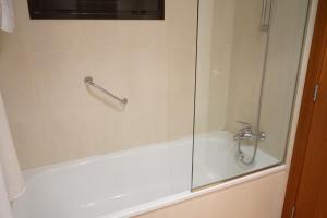 A bathroom at Hotel Santuari Balaguer