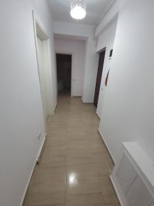 Фотография из галереи Apartament 3 camere militari residence в городе Roşu