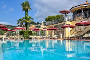 Majoituspaikassa Hotel Liliana Diano Marina tai sen lähellä sijaitseva uima-allas