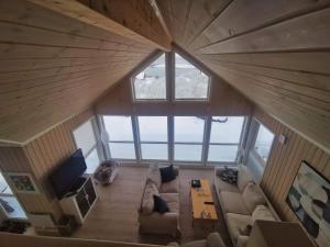 Gallery image of Cabin Panorama Lofoten with Jacuzzi Magic view in Offersøya