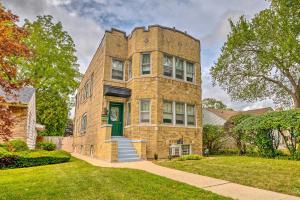 Gallery image of Family Apartment with Deck and Yard Near Northwestern in Evanston