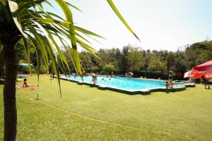 The swimming pool at or close to Tres Estrellas Costa Brava